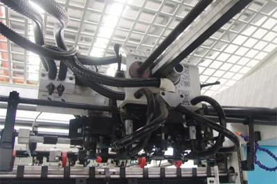 Roterende Automatische Folie het Stempelen Matrijzensnijmachine 750 X 560mm