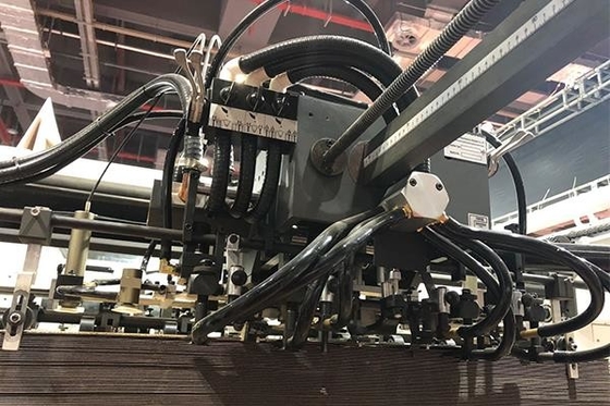1650 X 1200mm Automatische Golfdoos Die-Cutting Machine met het Ontdoen van