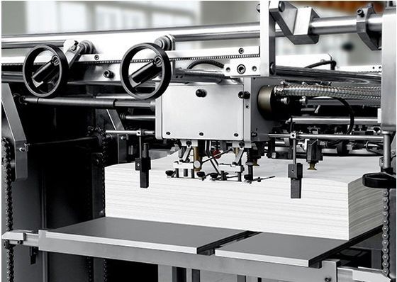 180-350gm Plaat vierkant onderkant winkelpapier zak vormen machine met handvat gaten