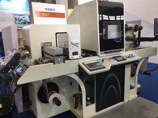 De digitale Digitale Printer van Inkjet van Etiketversieringen met het UVvernis en Folie Stempelen