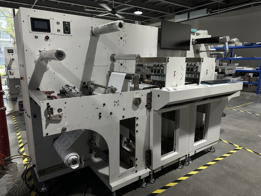 Intelligente machine voor het snijden/snijden en terugspoelen van digitale labels