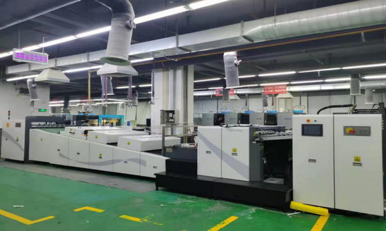 Volledig automatische spot en algemene UV-papier coating coating vernis machine