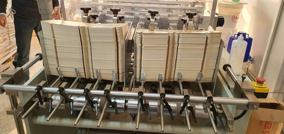 High Speed Take Away Food Paper Box Carton Oprichtmachine Drie rijstroken