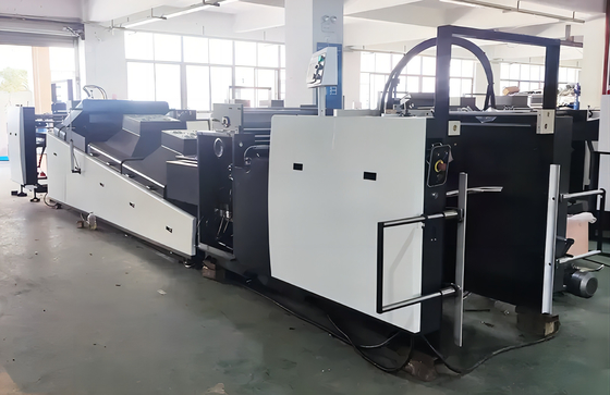 Hoogwaardige 6000 vellen/uur automatische UV-coatingsmachine