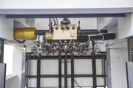 Volledig automatische kartonnen matrassnijmachine met stripping matrassnijmachine