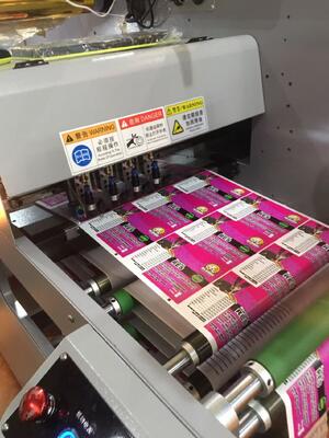 IQ330 Digitale etiketdruk- en afwerkingsmachine met 1440*360 dpi-resolutie, 50m per minuut snelheid en UV-LED-harding