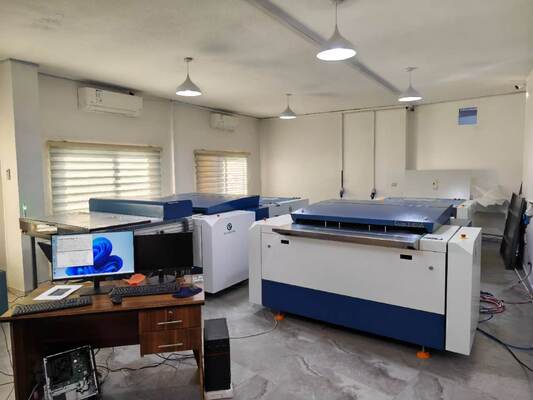 256 kanalen Computer naar offsetdruk Thermische plaat CTP-machine 55 platen per uur en automatische plaatlading Vierkante stippen
