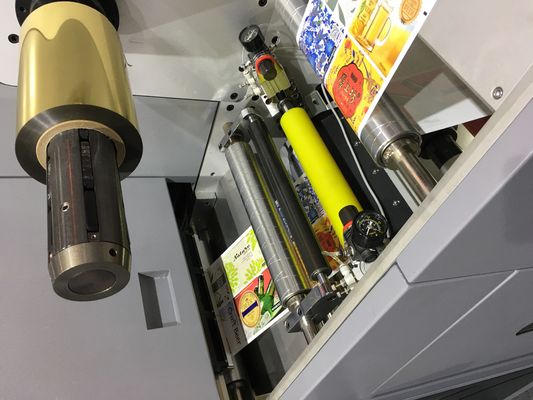 De digitale Digitale Printer van Verhogingsinkjet met het UVvernis en Folie Stempelen