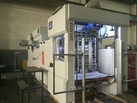 1080BQ Automatische matrassnijmachine met afvalverwijdering voor kaartverfraaiing