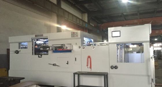 1080BQ Automatische matrassnijmachine met afvalverwijdering voor kaartverfraaiing