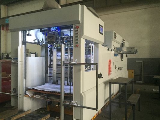 1080BQ Automatische matrassnijmachine met afvalverwijdering voor kaartverfraaiing