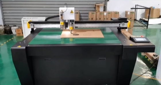 ECOO 1316 Flatbed Digital Cutter voor diverse golfplaten