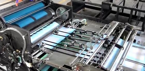 Automatische UV-lakmachine voor het drukken en verpakken Ecoo CF-620A