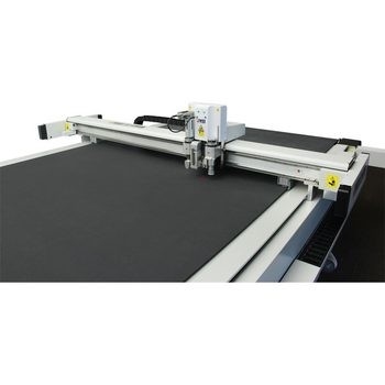 CB03II Digitale knipmachine voor tafelbanden van groot formaat